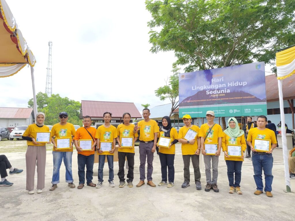 Peringatan Hari Lingkungan Hidup di Kabupaten Sintang: Penghargaan untuk Komitmen Lingkungan